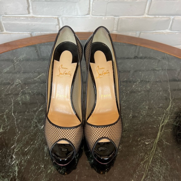 Christian Louboutin Fishnet PeepToe Platform Pumps with patent & kid leather - Picture 5 of 13
